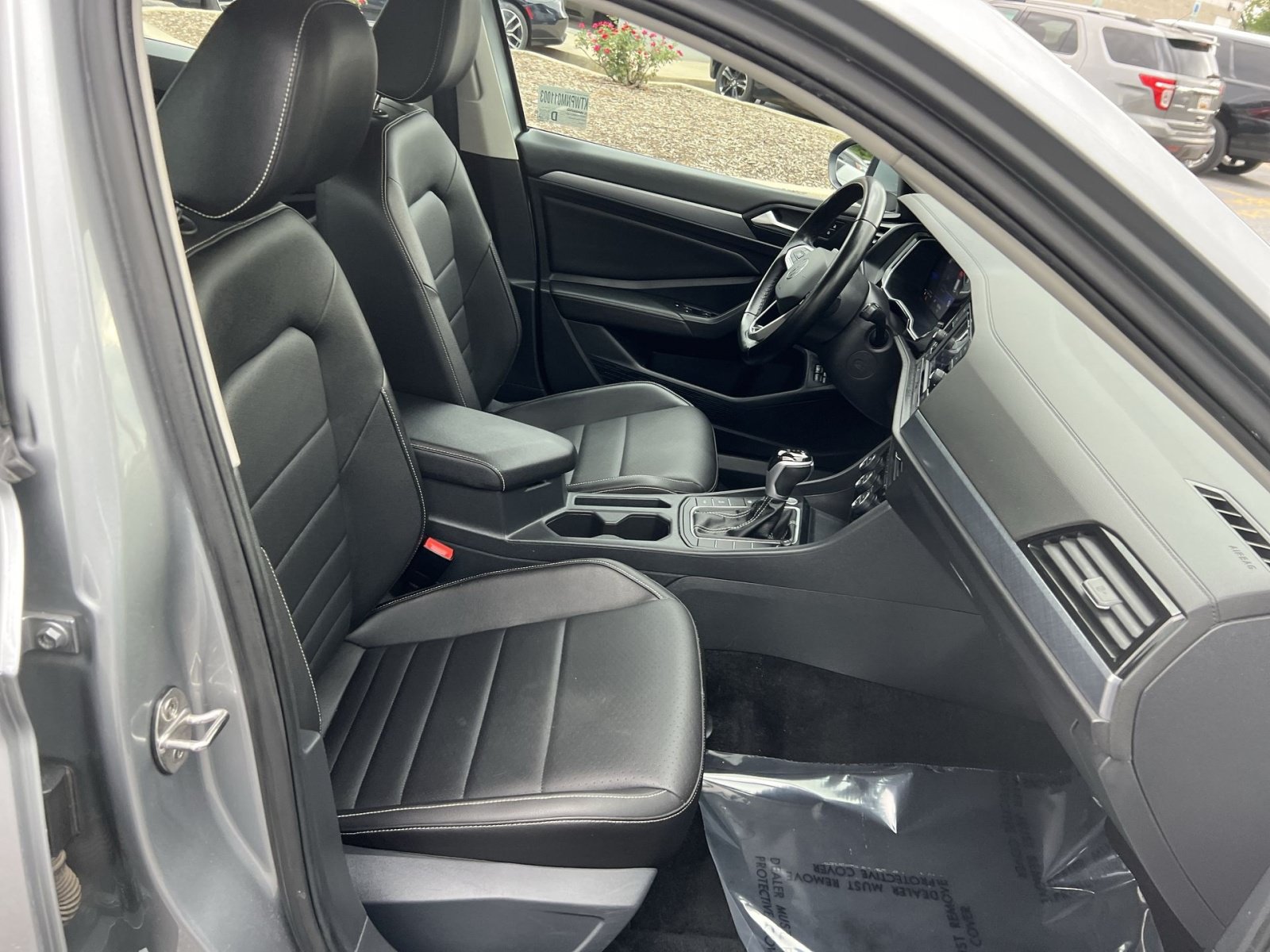 Used 2022 Volkswagen Jetta SE FWD image 25