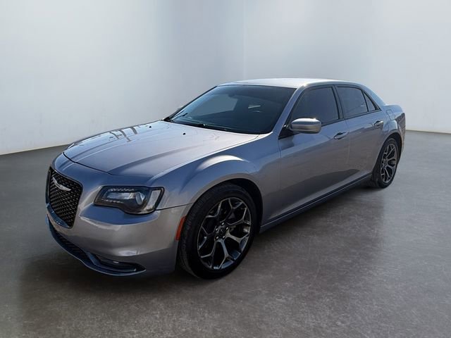 Used 2015 Chrysler 300 S image 1