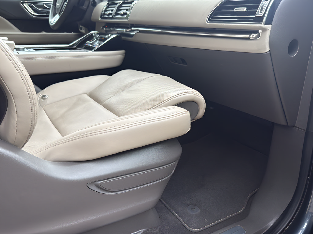 Used 2022 Lincoln Navigator L Reserve RWD image 27
