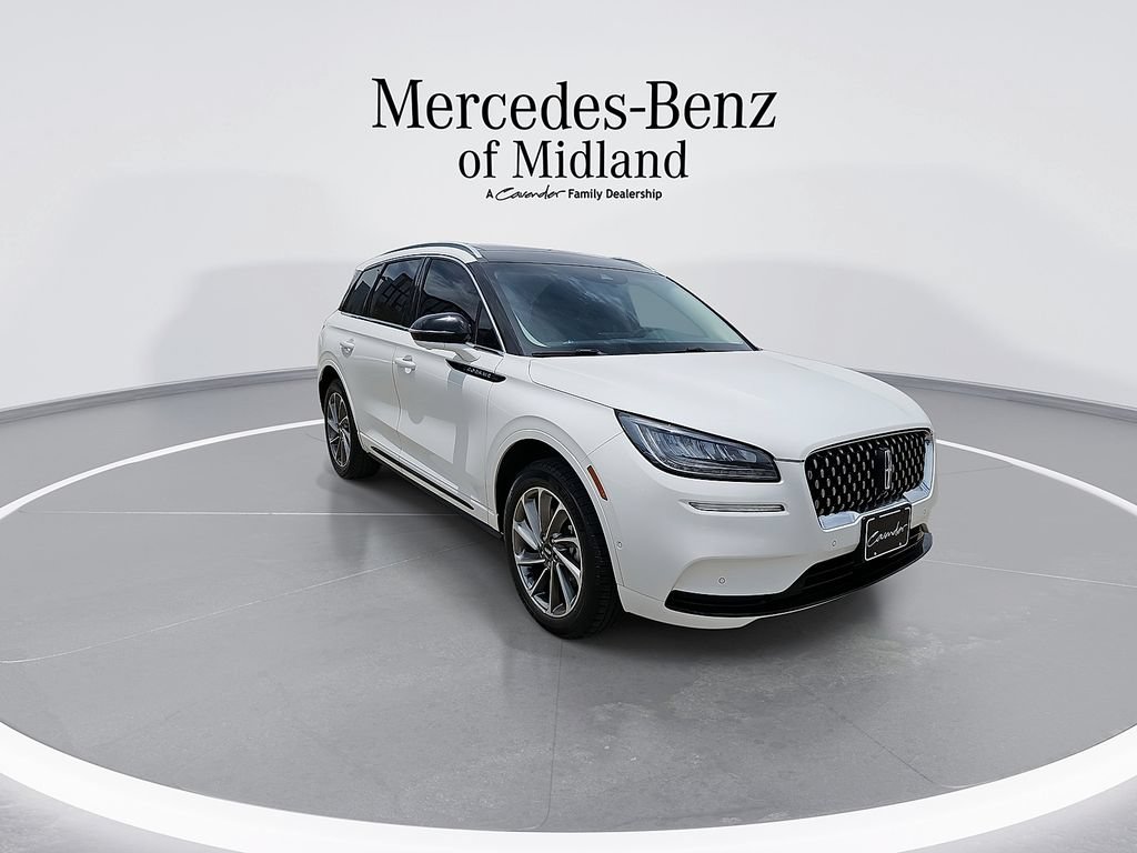Used 2022 Lincoln Corsair Grand Touring AWD/4WD image 2