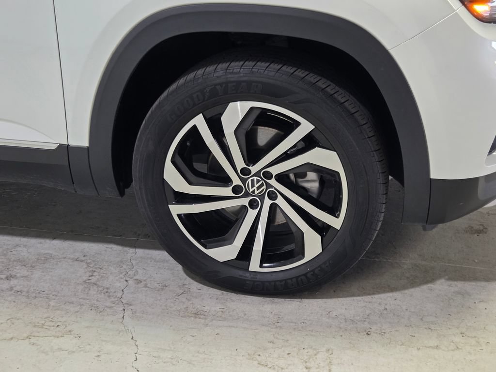 Used 2023 Volkswagen Atlas Cross Sport SEL AWD/4WD image 17