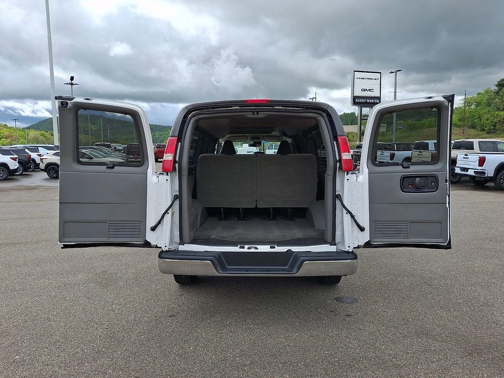 Used 2019 Chevrolet Express 3500 LT w/ LT Preferred Equipment Group RWD image 29