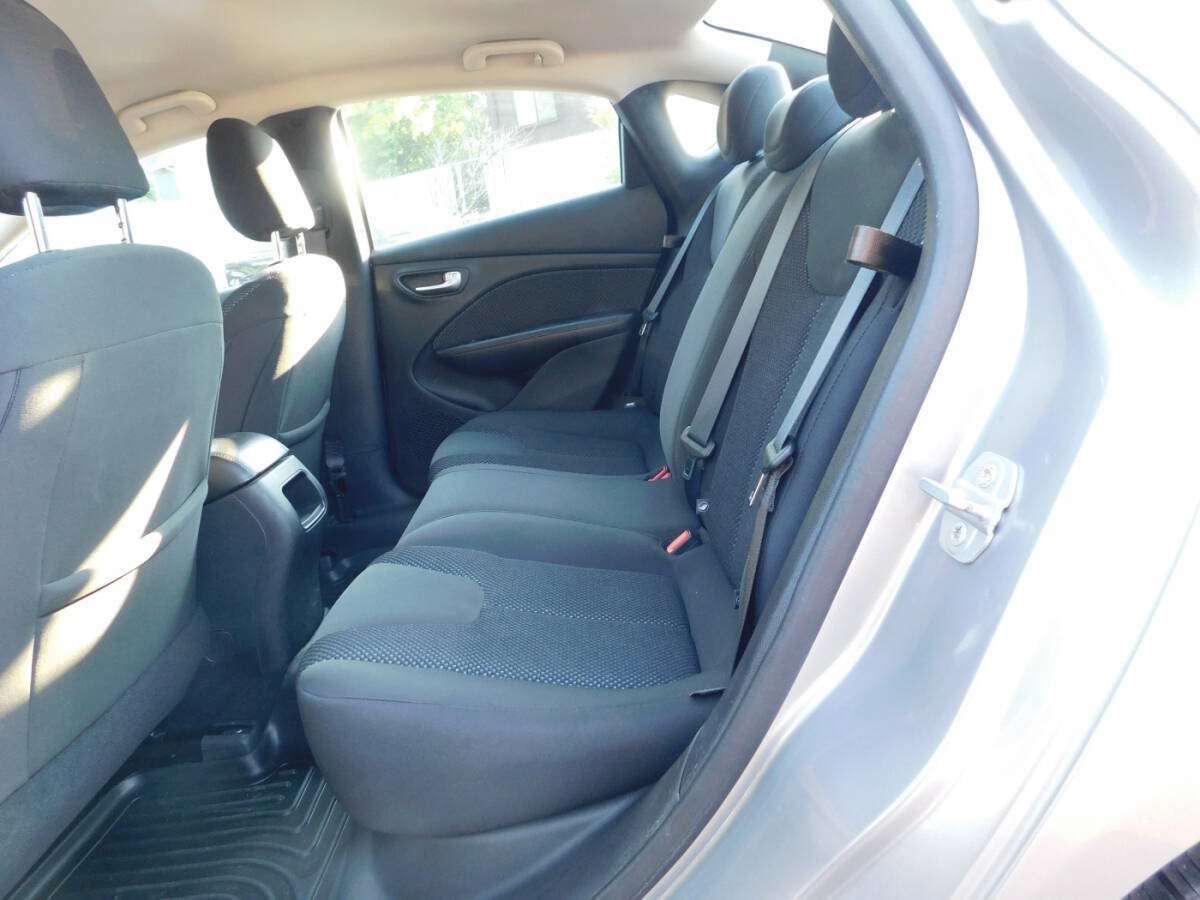 Used 2016 Dodge Dart SE w/ Convenience Group FWD image 5