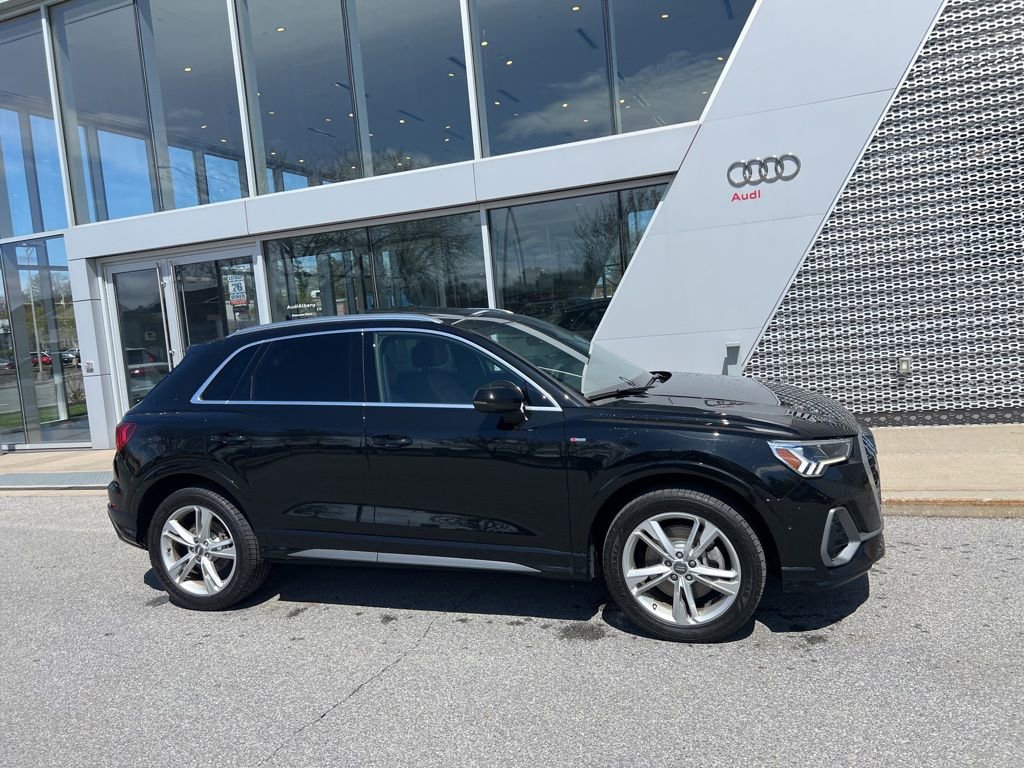Used 2020 Audi Q3 2.0T Prestige w/ Prestige Package image 11