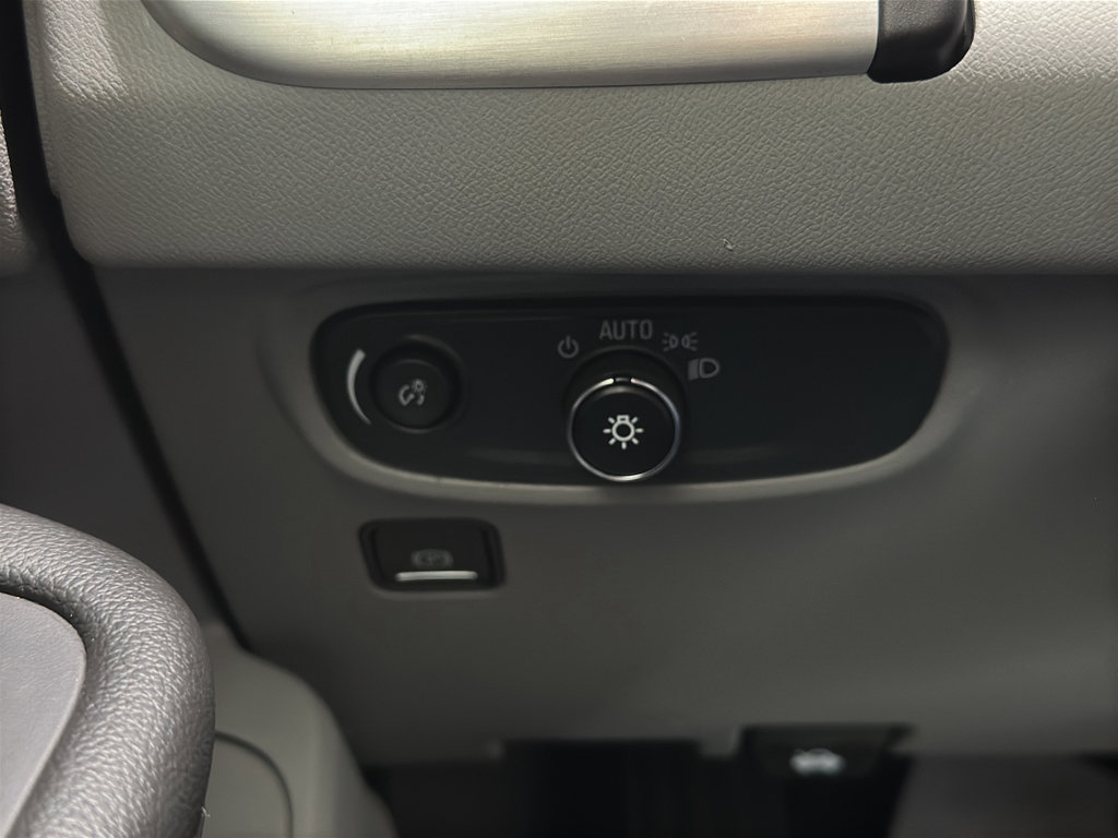 Used 2024 GMC Terrain SLE image 22