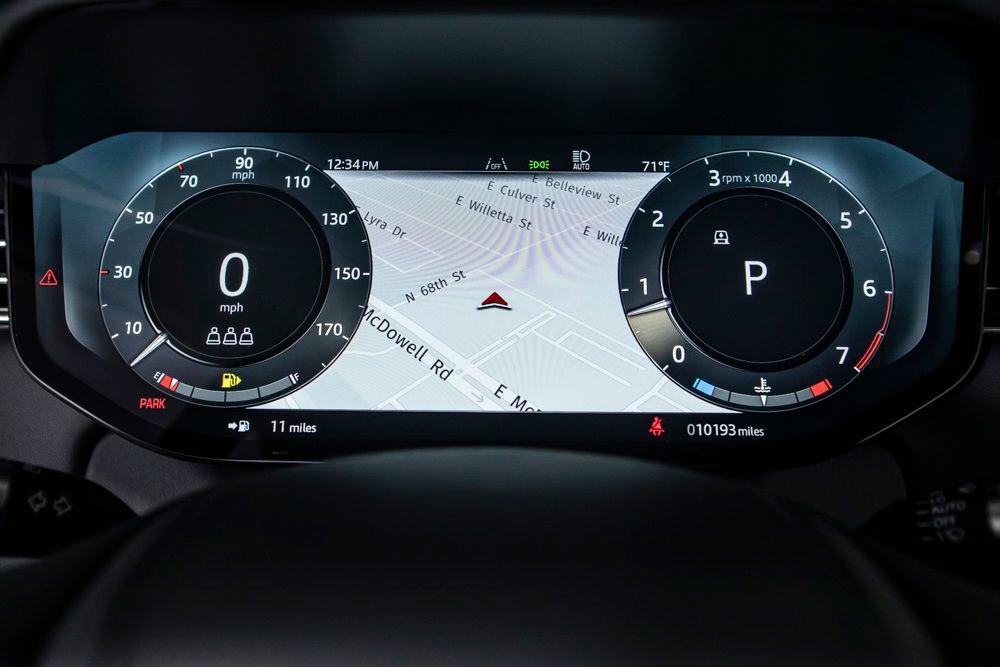 Used 2025 Land Rover Range Rover SE image 28
