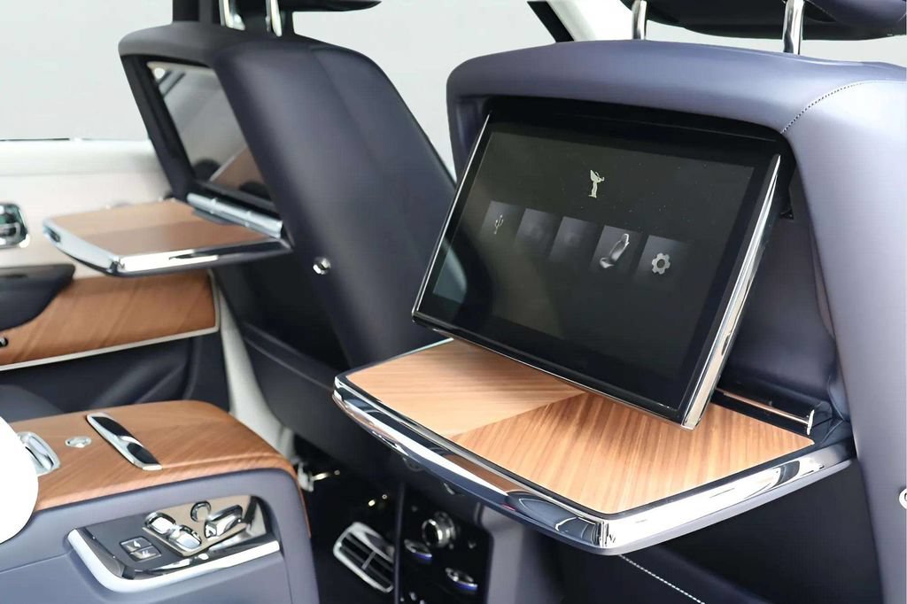 Certified 2026 Rolls-Royce Cullinan AWD/4WD image 6