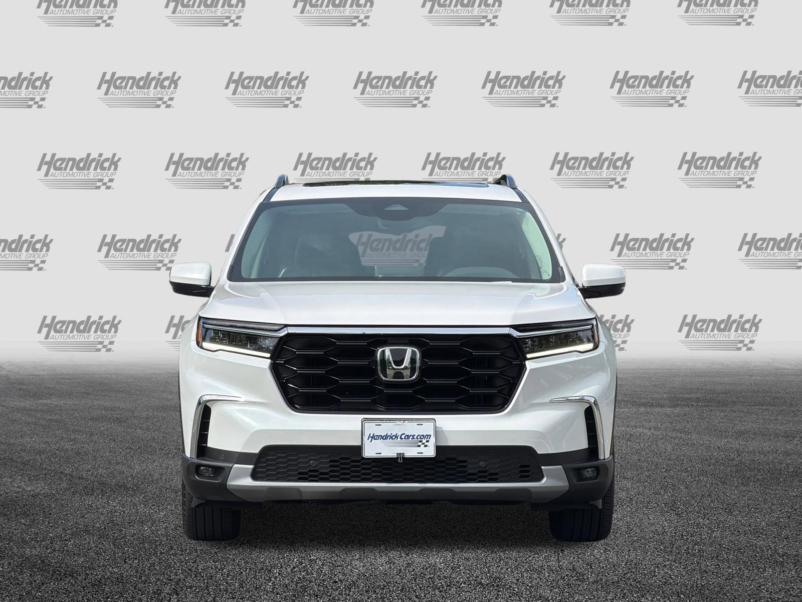 Used 2025 Honda Pilot Touring image 10