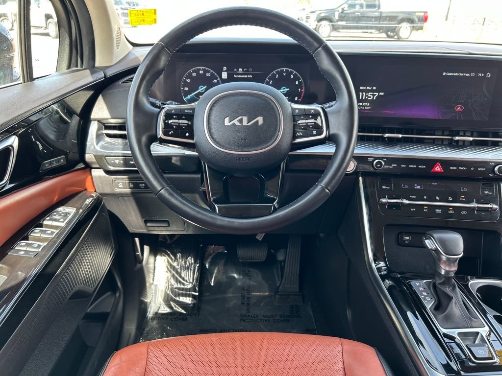 Used 2023 Kia Carnival SX Prestige image 10