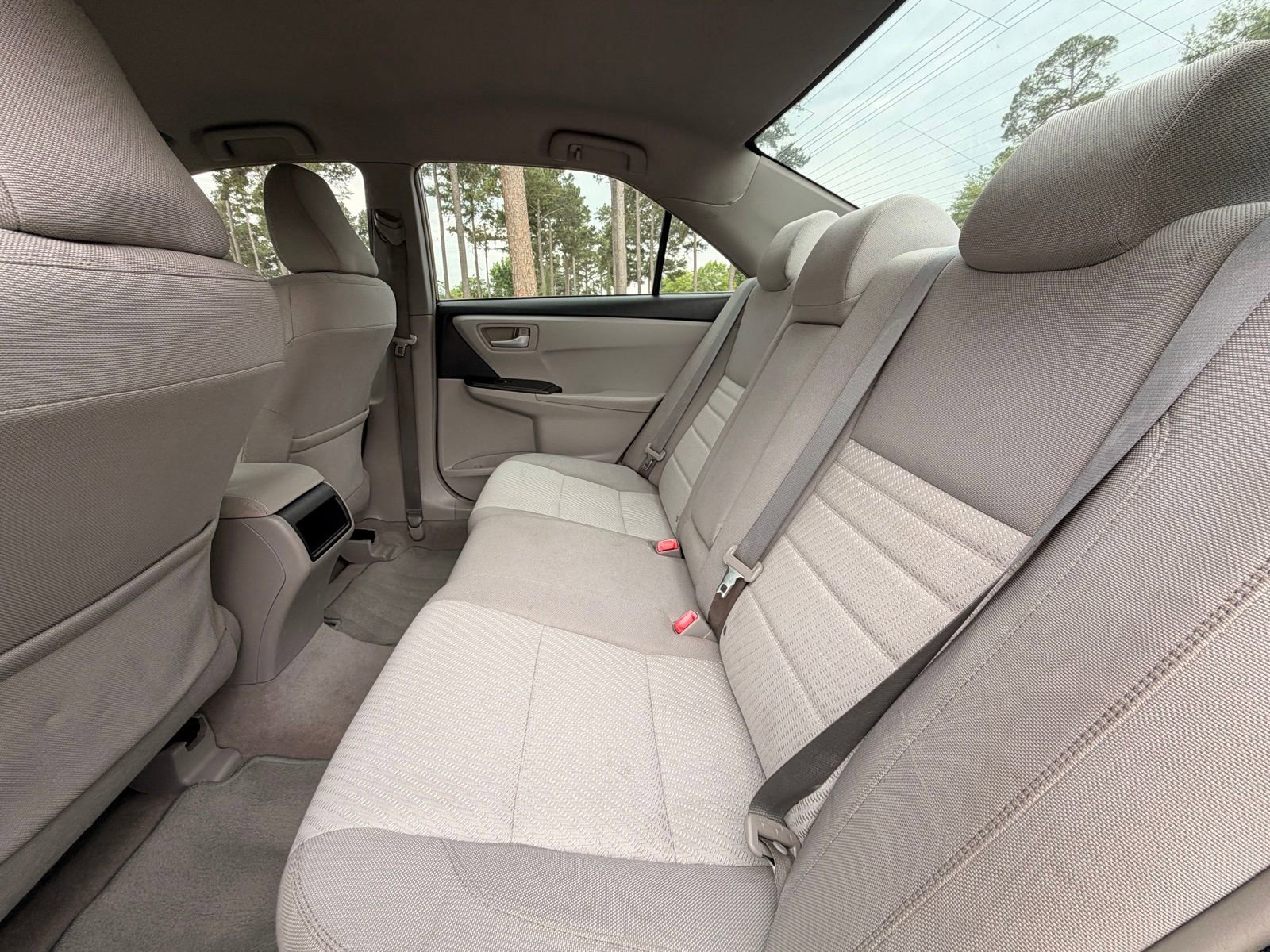 Used 2015 Toyota Camry LE FWD image 12