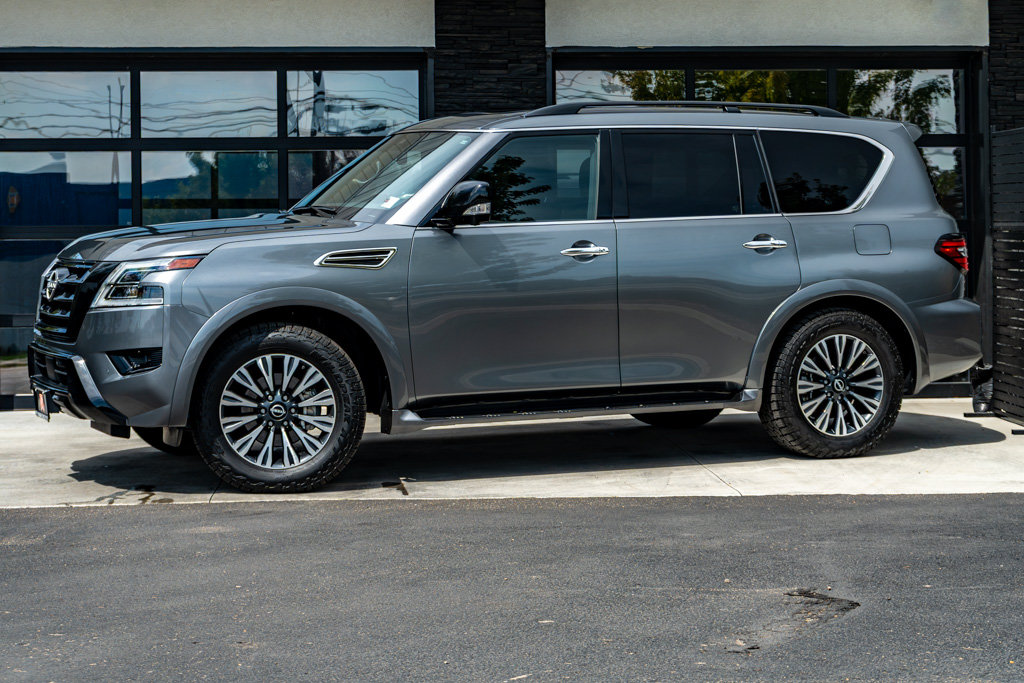 Used 2024 Nissan Armada SL w/ Midnight Edition Package AWD/4WD image 2