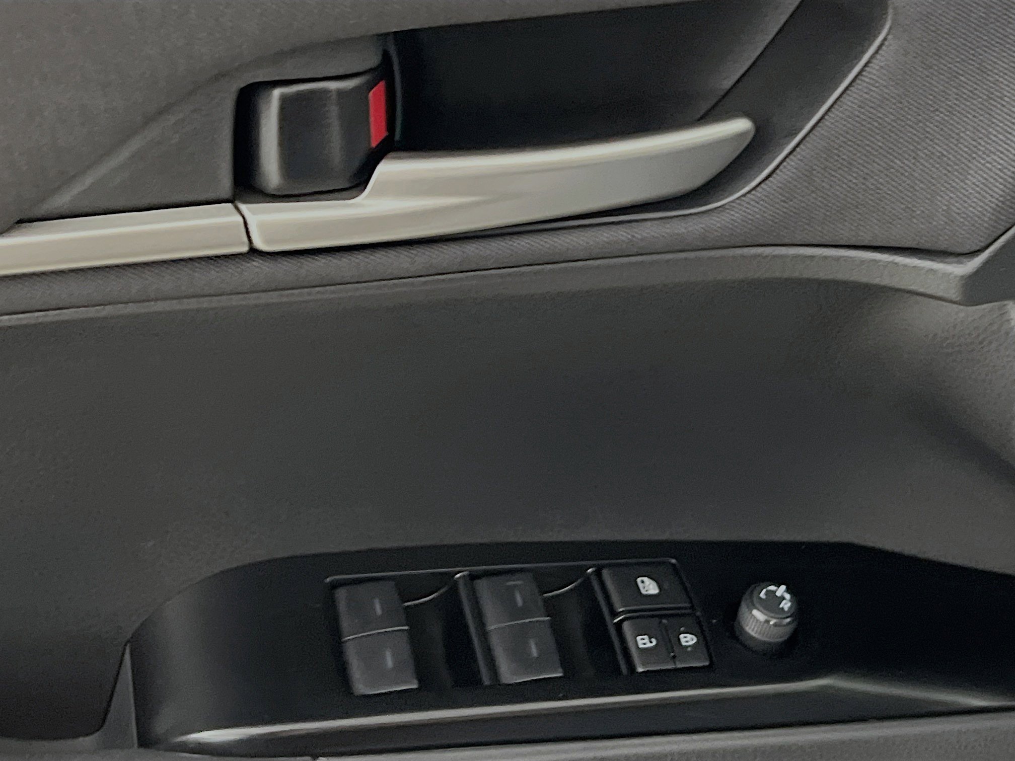 Used 2025 Toyota Camry LE w/ Convenience Package image 17