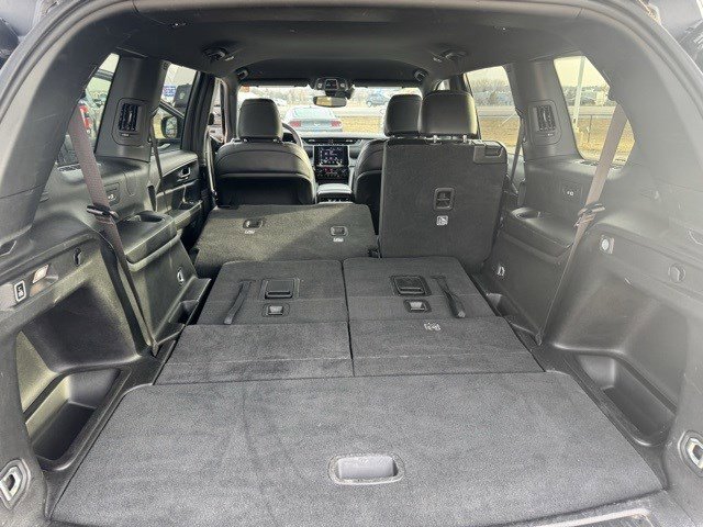 Used 2024 Jeep Grand Cherokee L Laredo image 30