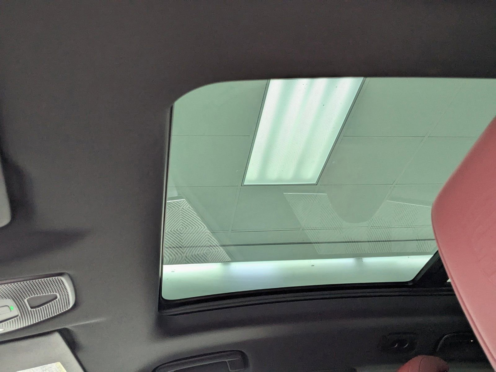 New 2025 Porsche Macan 4 Electric image 22