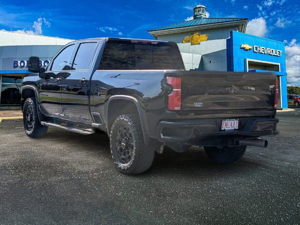 Used 2024 Chevrolet Silverado 3500 LTZ w/ LTZ Plus Package AWD/4WD image 7