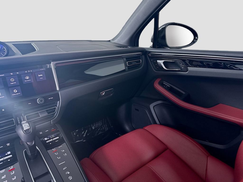 Certified 2026 Porsche Macan image 26
