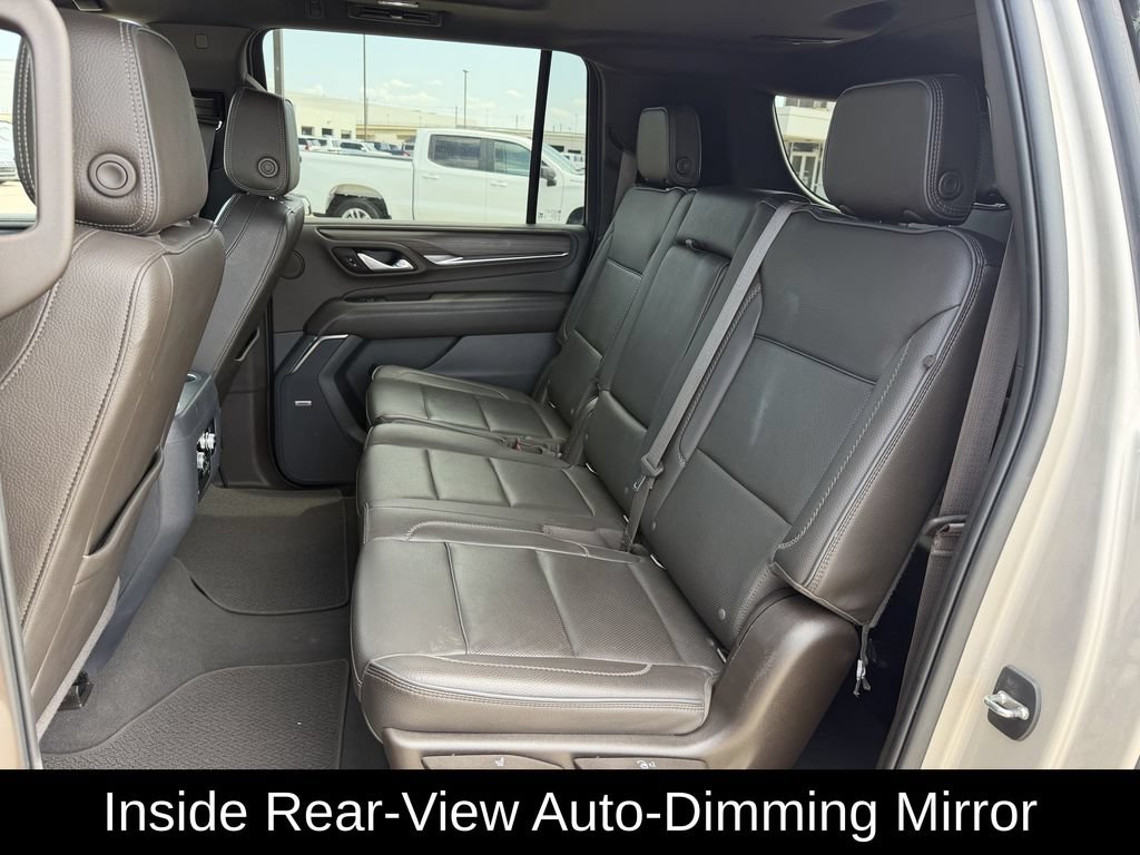 Used 2022 GMC Yukon XL Denali w/ Denali Premium Package AWD/4WD image 37