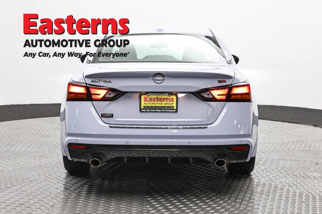 Used 2023 Nissan Altima 2.5 SR FWD image 6