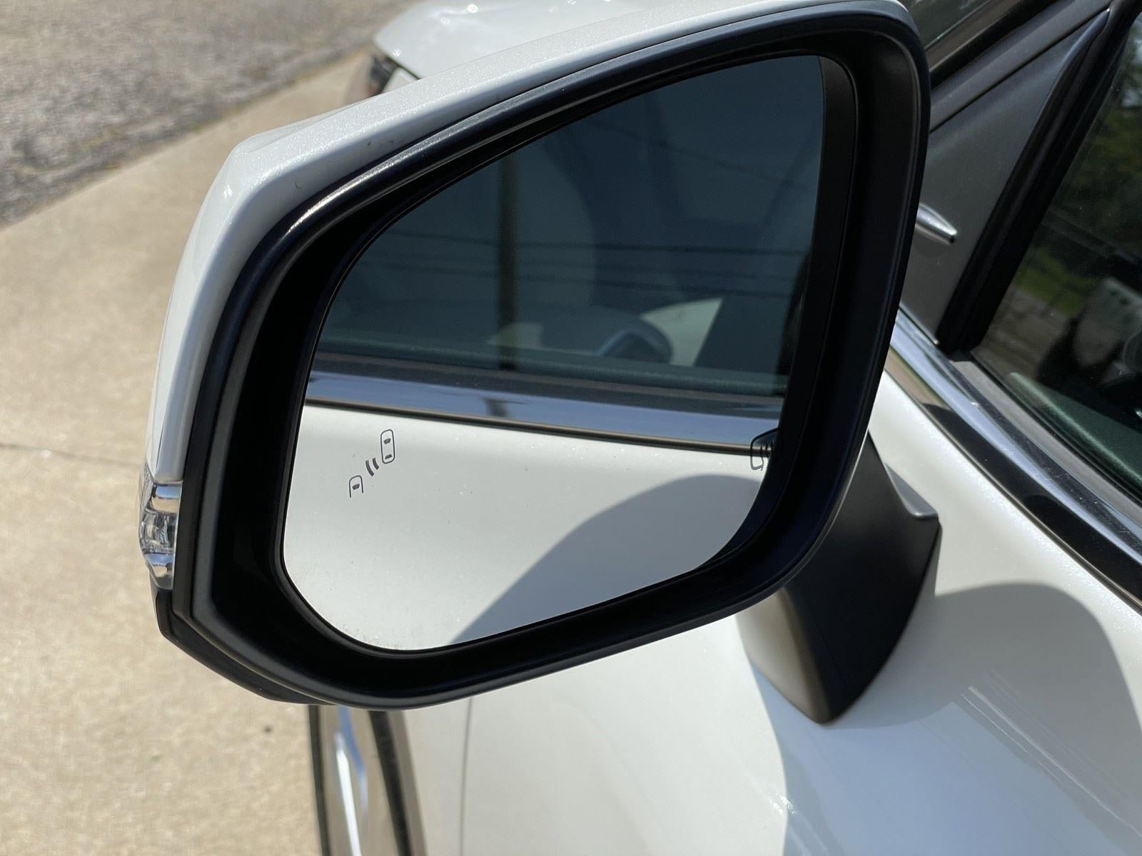Used 2020 Toyota Highlander Limited FWD image 39