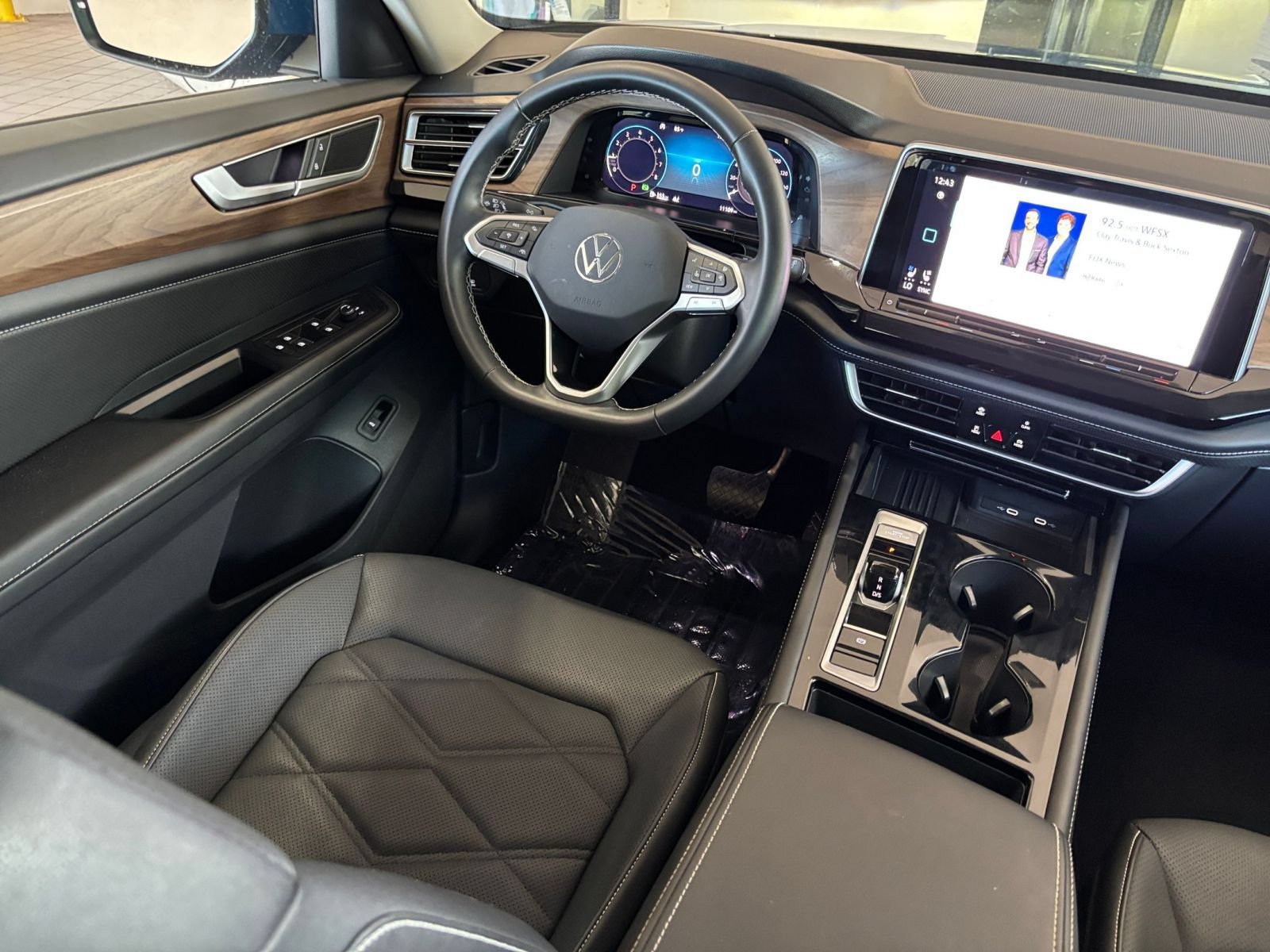 Used 2026 Volkswagen Atlas SE AWD/4WD image 32