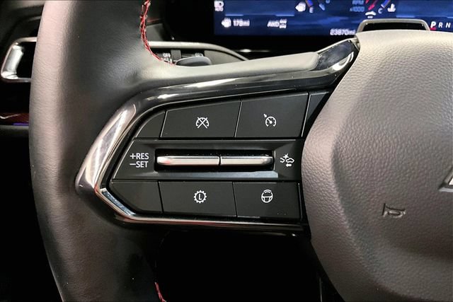 Used 2025 Chevrolet Traverse RS w/ LPO, Floor Liner Package AWD/4WD image 27