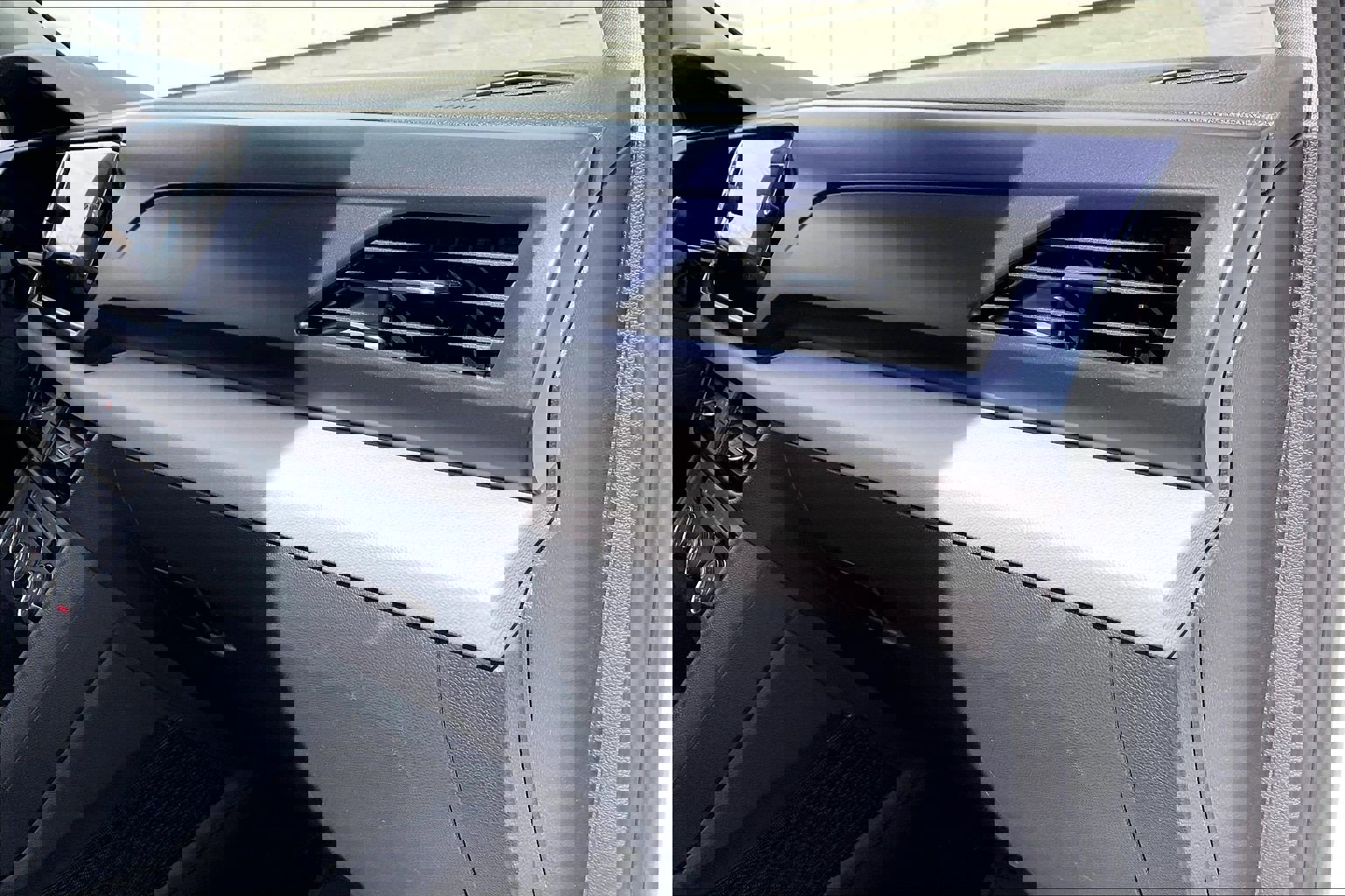 Certified 2022 Volkswagen Taos SE image 16