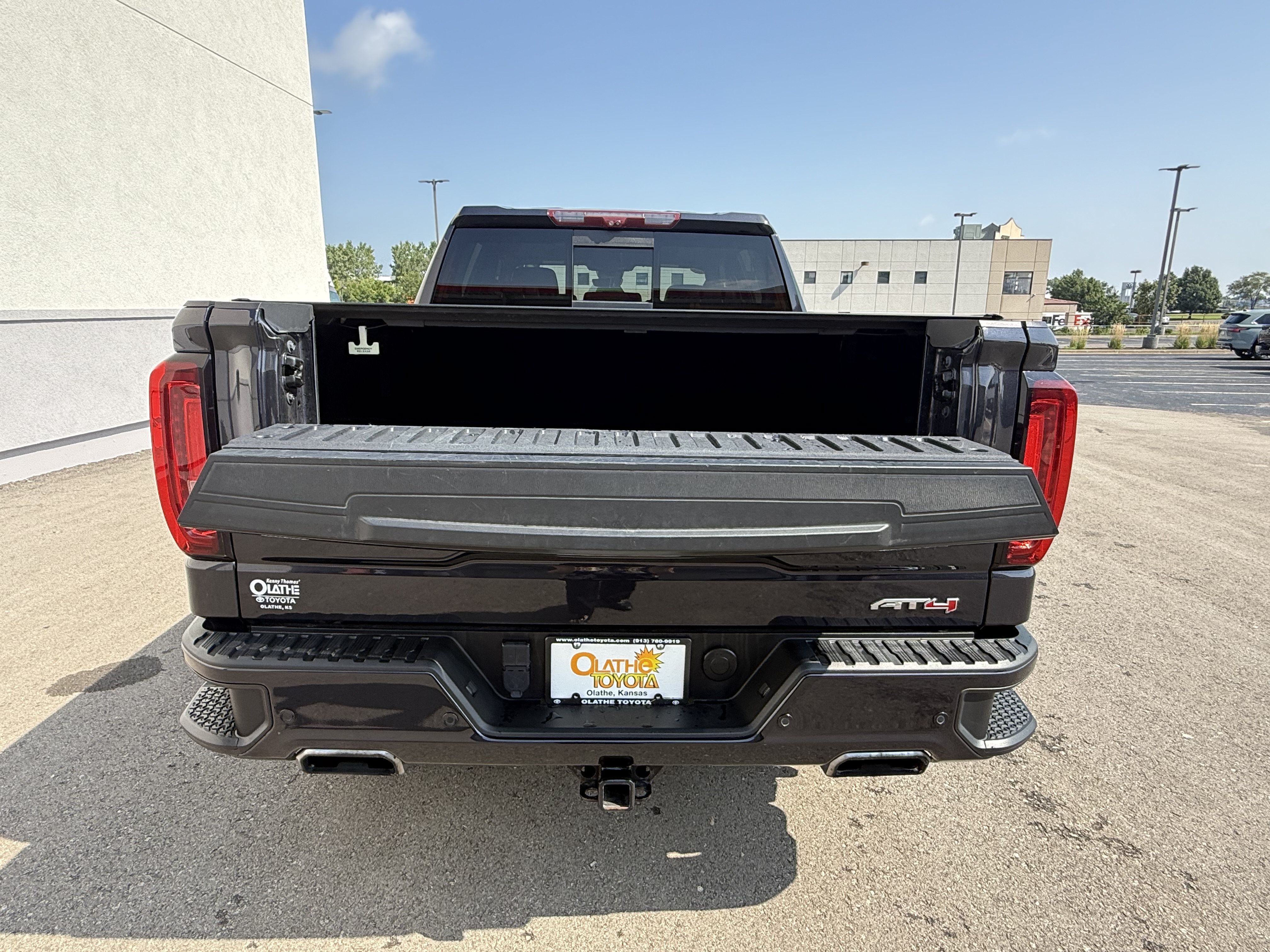 Used 2022 GMC Sierra 1500 AT4 w/ AT4 Premium Package AWD/4WD image 29