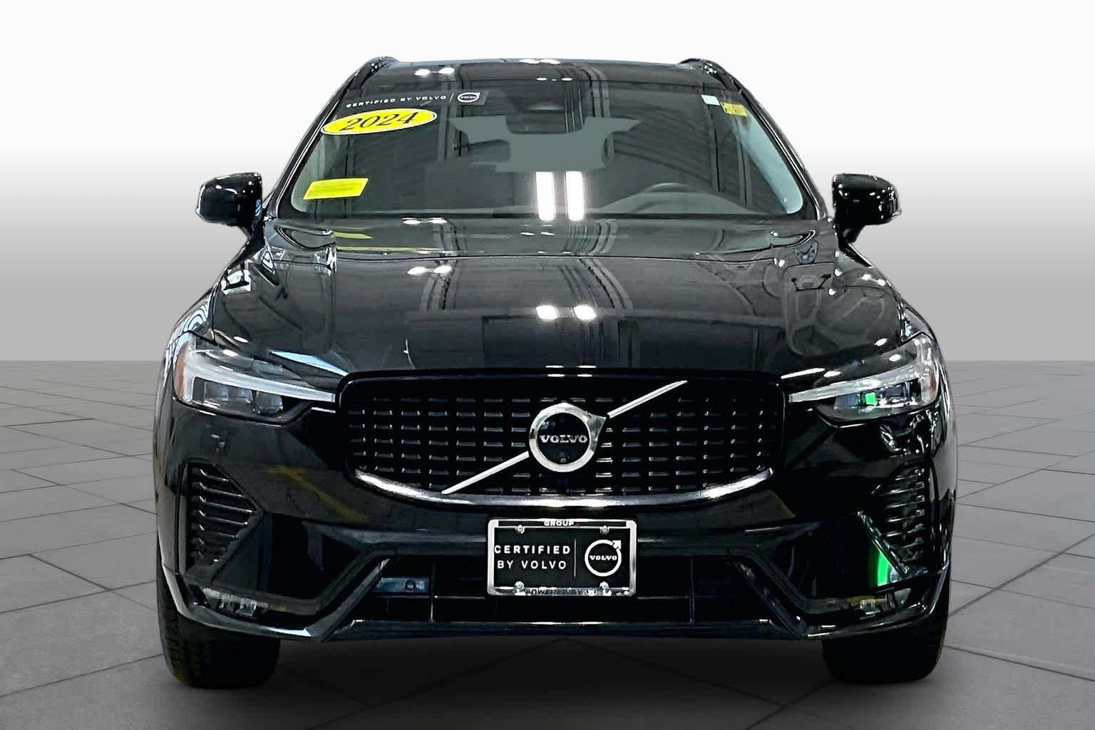 Certified 2024 Volvo XC60 B5 Plus w/ Protection Package Premier AWD/4WD image 4