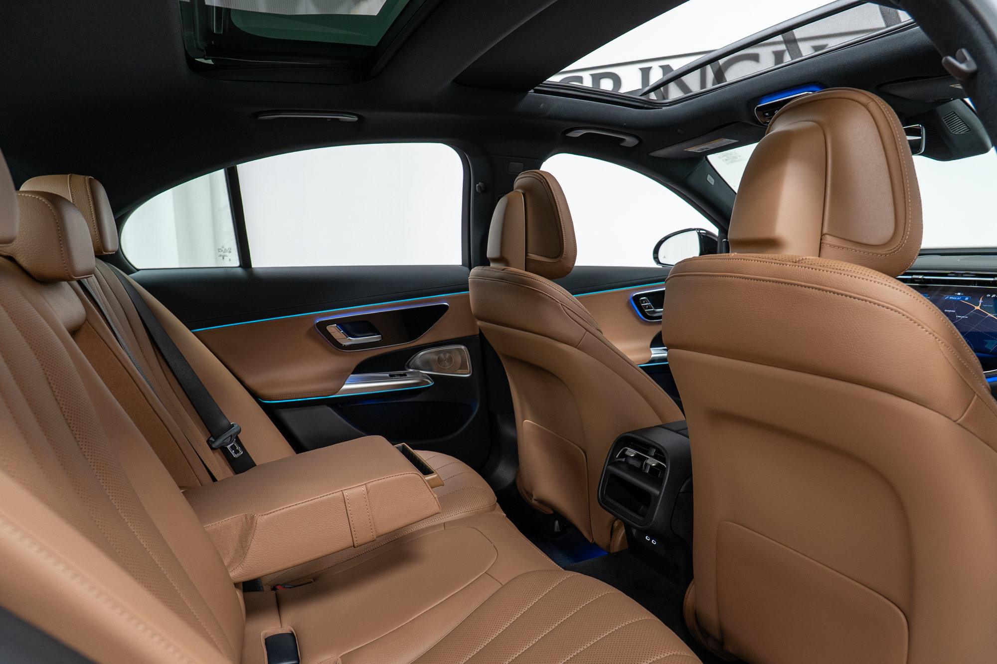 New 2026 Mercedes-Benz E 450 4MATIC Sedan image 23