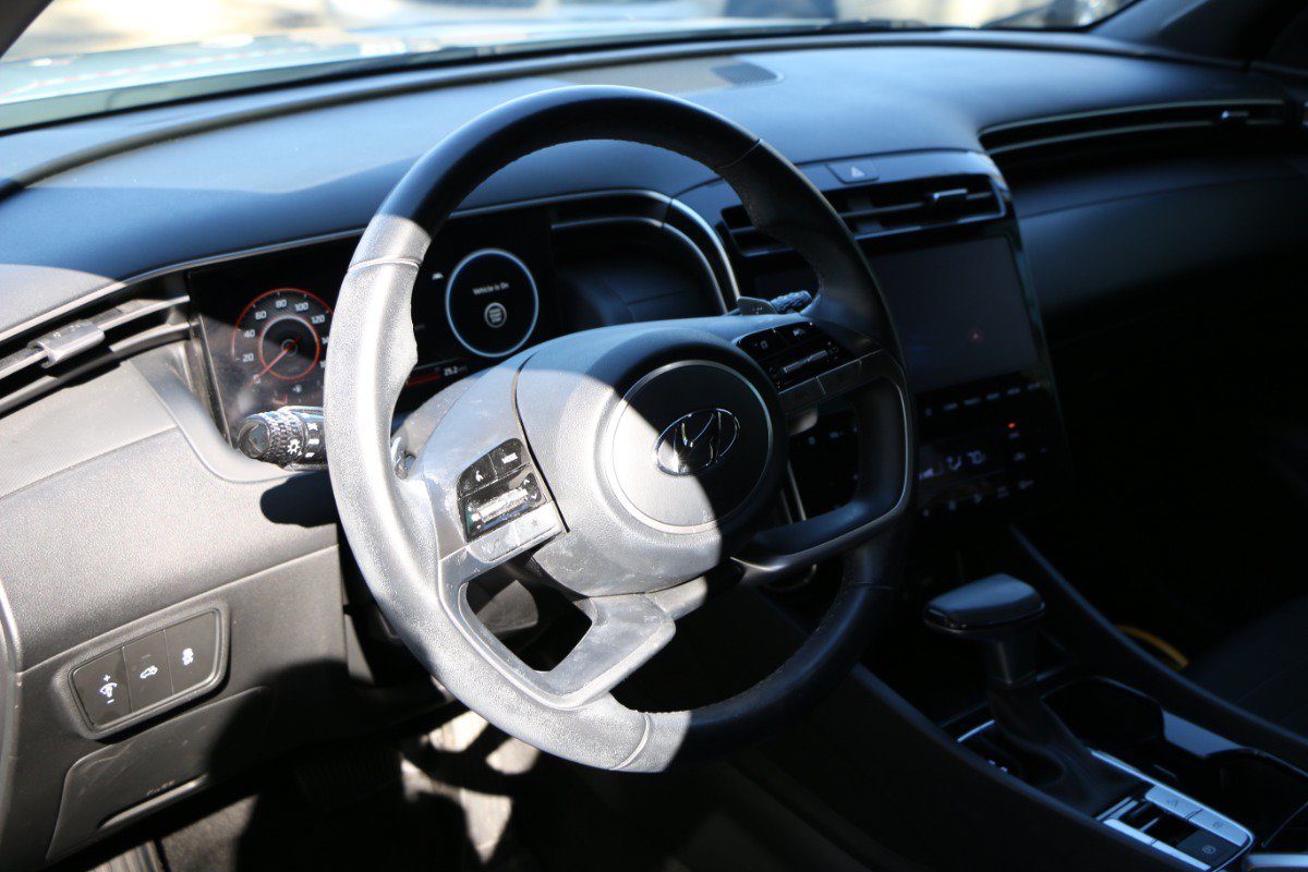 Used 2023 Hyundai Santa Cruz SEL Premium AWD/4WD image 16