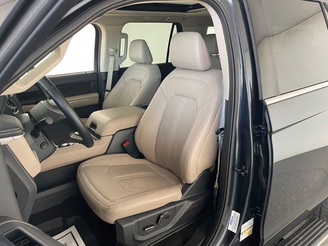 Used 2024 Ford Expedition Limited AWD/4WD image 34