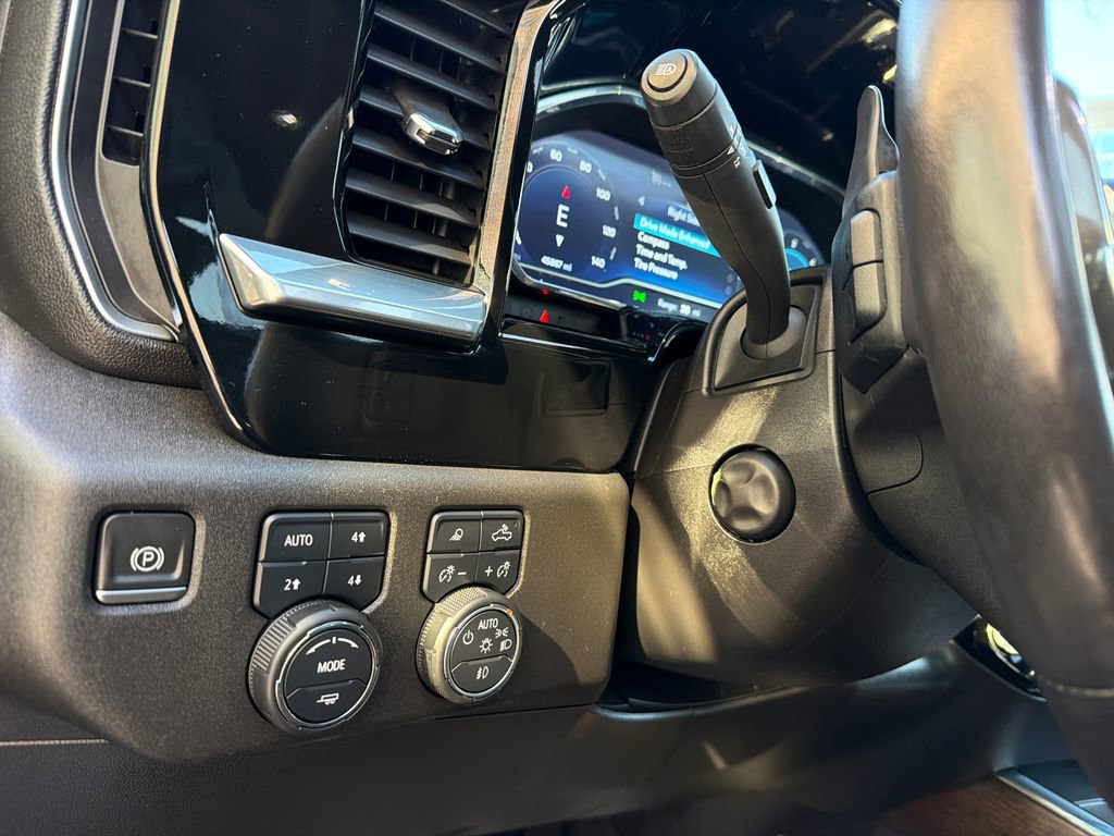 Used 2023 Chevrolet Silverado 1500 High Country image 34