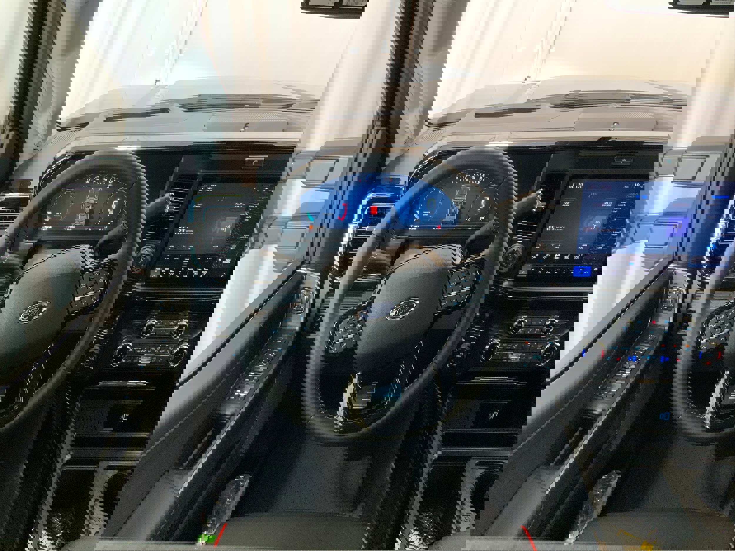 New 2026 Ford F250 Lariat w/ Black Appearance Package image 7