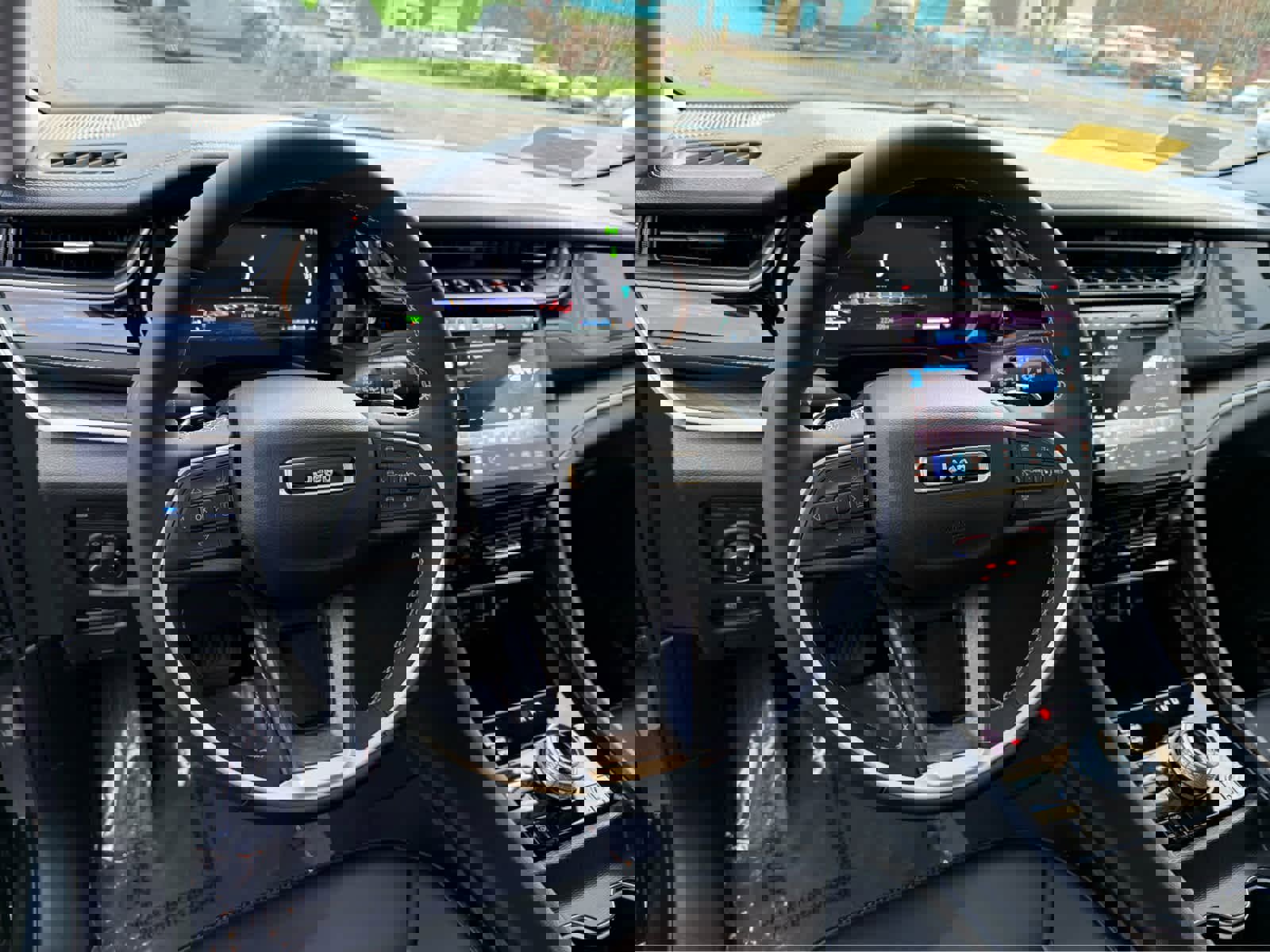 Used 2023 Jeep Grand Cherokee 4WD 4xe image 12