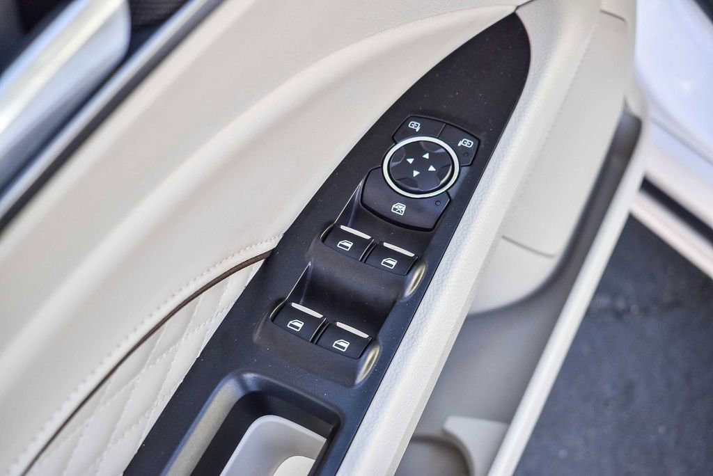 Used 2017 Ford Fusion Platinum image 20