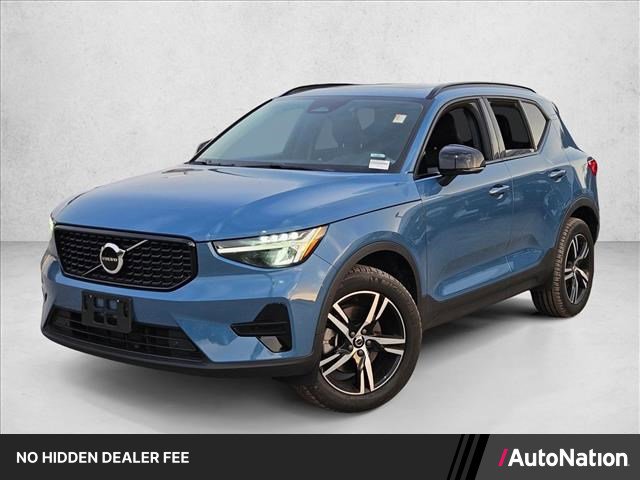 Used 2024 Volvo XC40 B5 Core w/ Climate Package