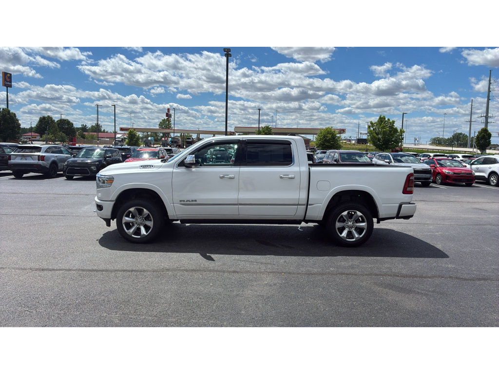 Used 2022 RAM 1500 Limited w/ Body-Colour Bumper Group AWD/4WD image 3