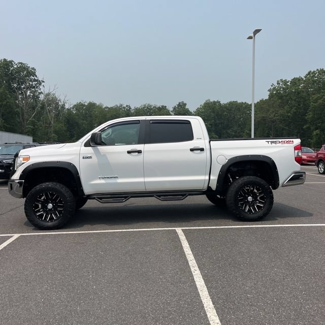 Used 2017 Toyota Tundra SR5 AWD/4WD image 6