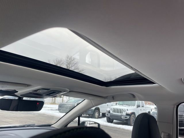 Used 2025 Subaru Outback Onyx Edition image 9