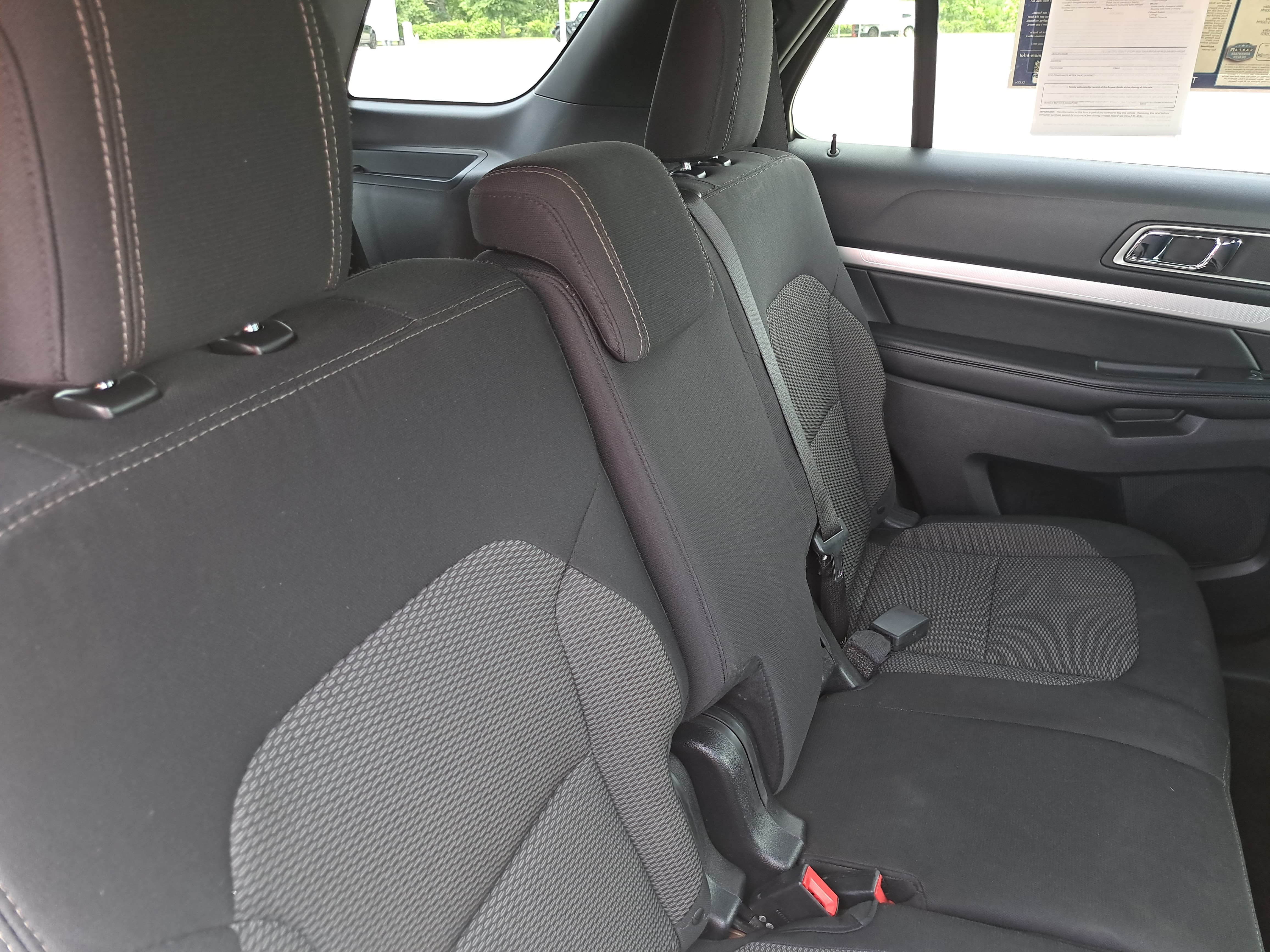 Used 2016 Ford Explorer XLT w/ Equipment Group 201A FWD image 12