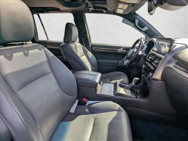 Used 2023 Lexus GX 460 Premium w/ Premium Package image 20