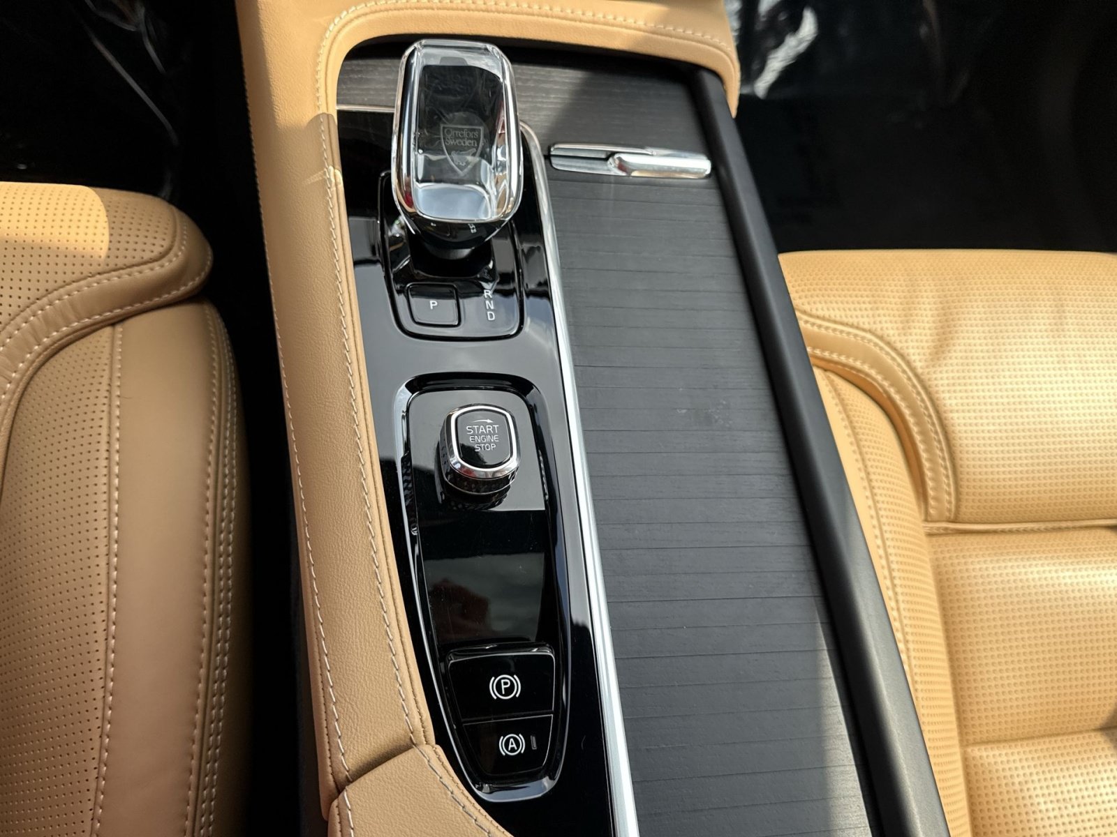 Certified 2024 Volvo XC90 B6 Ultimate w/ Protection Package Premier AWD/4WD image 22