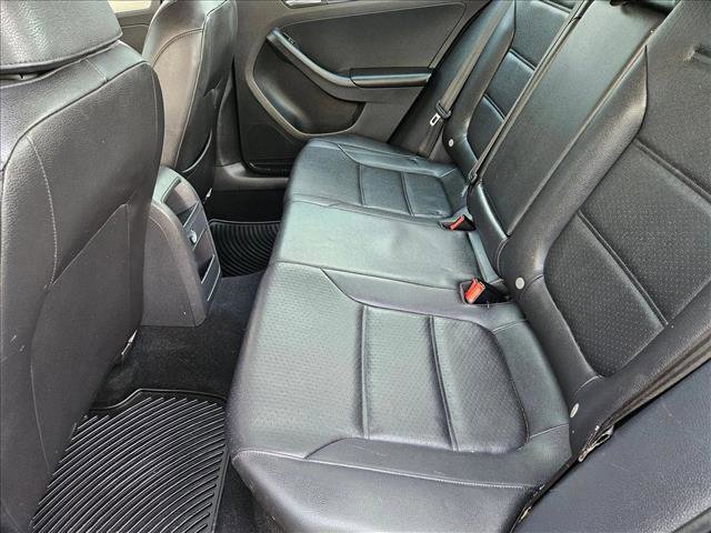 Used 2015 Volkswagen Jetta SE image 17