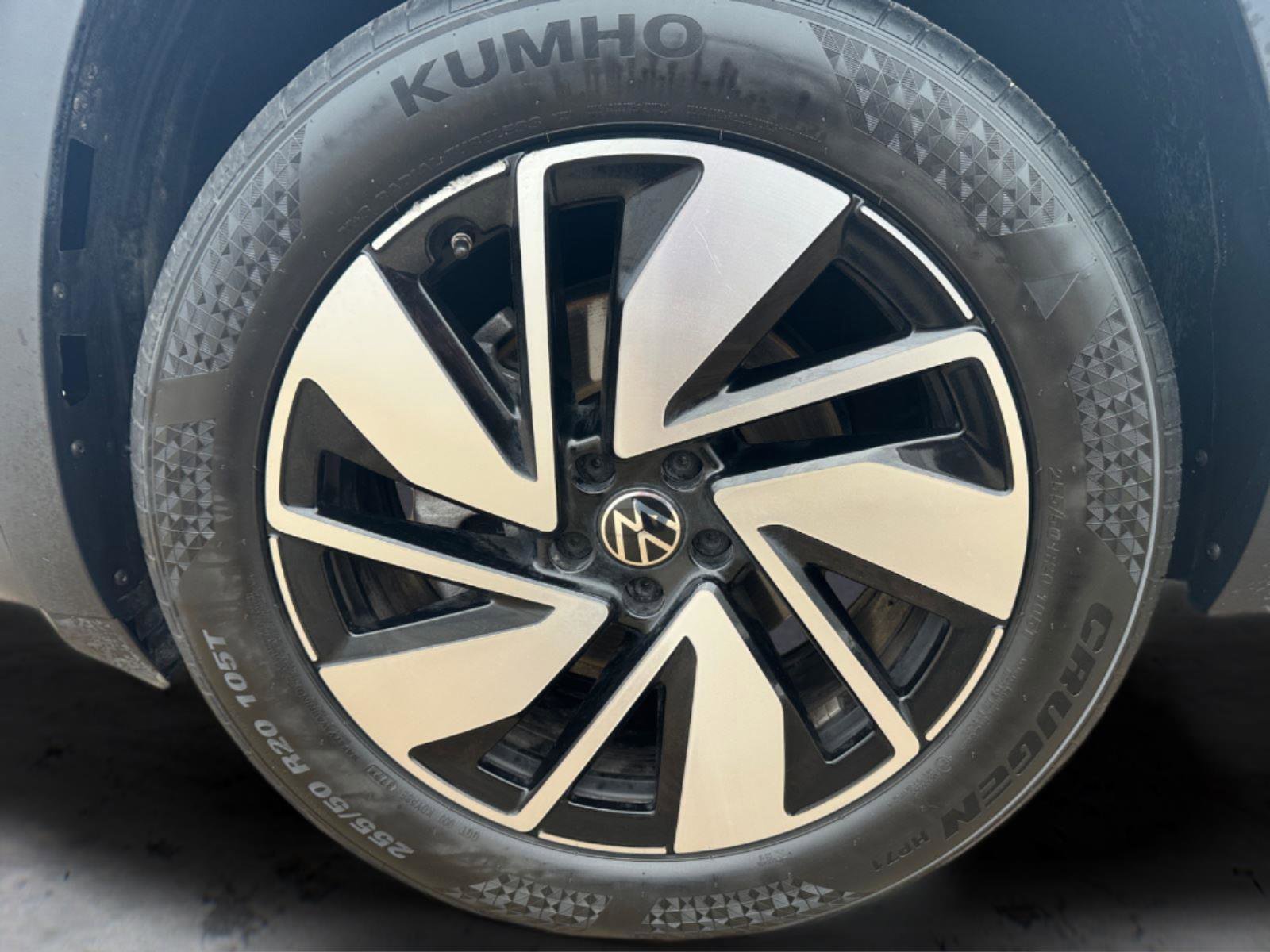 Used 2025 Volkswagen Atlas SE image 14