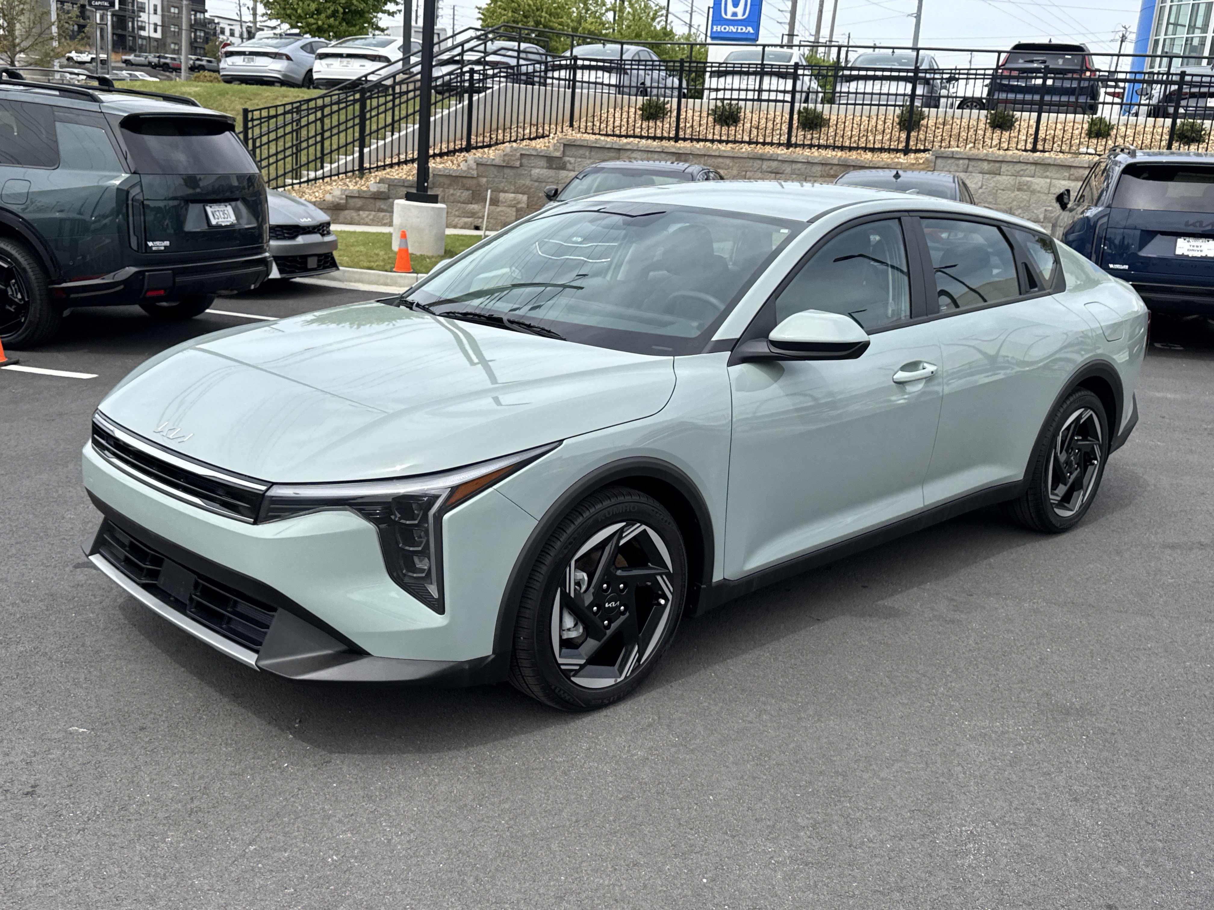 Certified 2025 Kia K4 EX image 3