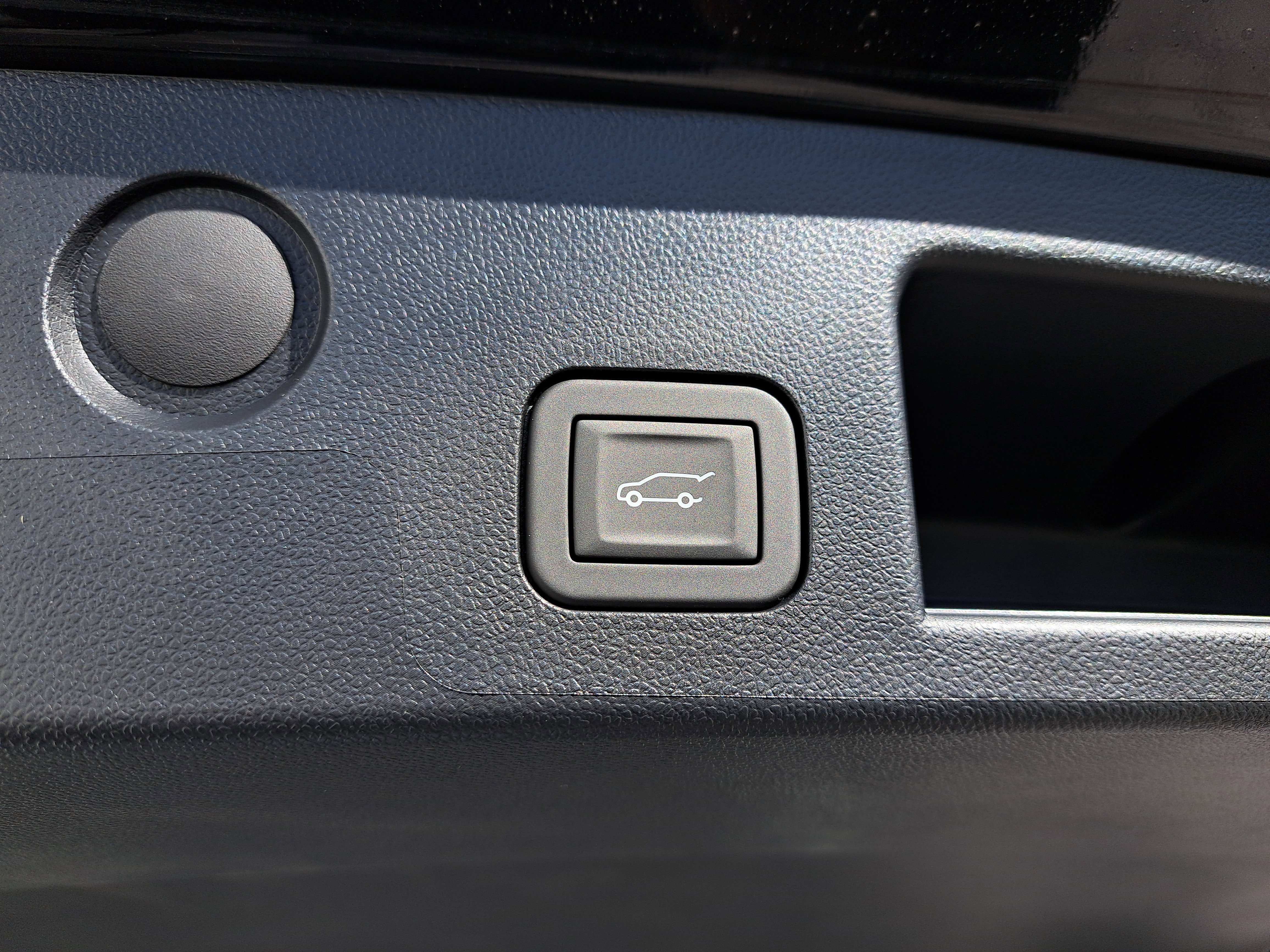 New 2026 GMC Terrain Denali w/ LPO, Black Badging Package image 10
