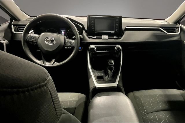 Used 2022 Toyota RAV4 XLE AWD/4WD image 7