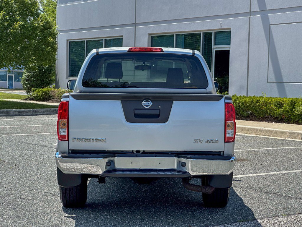 Used 2013 Nissan Frontier SV AWD/4WD image 12