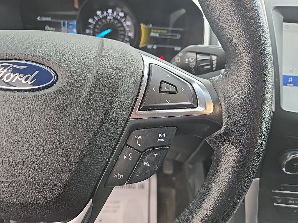 Used 2020 Ford Edge SEL w/ Cold Weather Package image 13