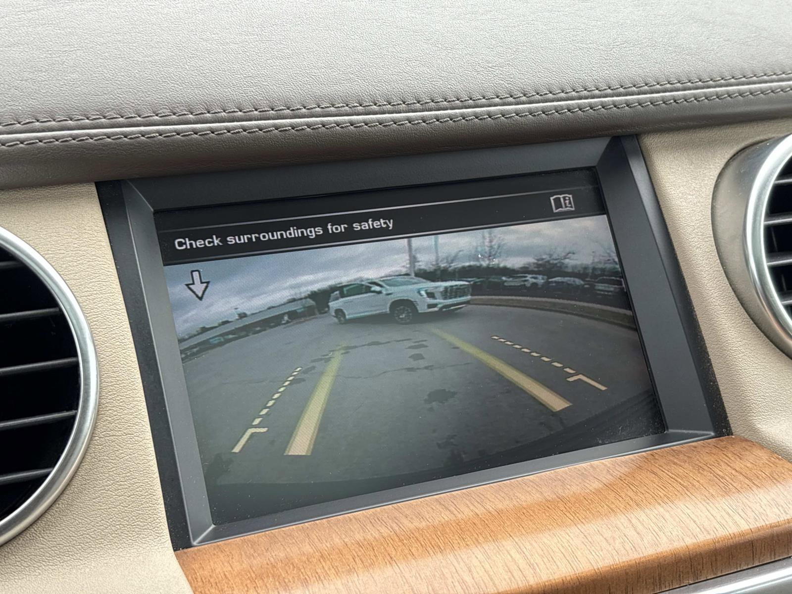 Used 2016 Land Rover LR4 HSE LUX image 24